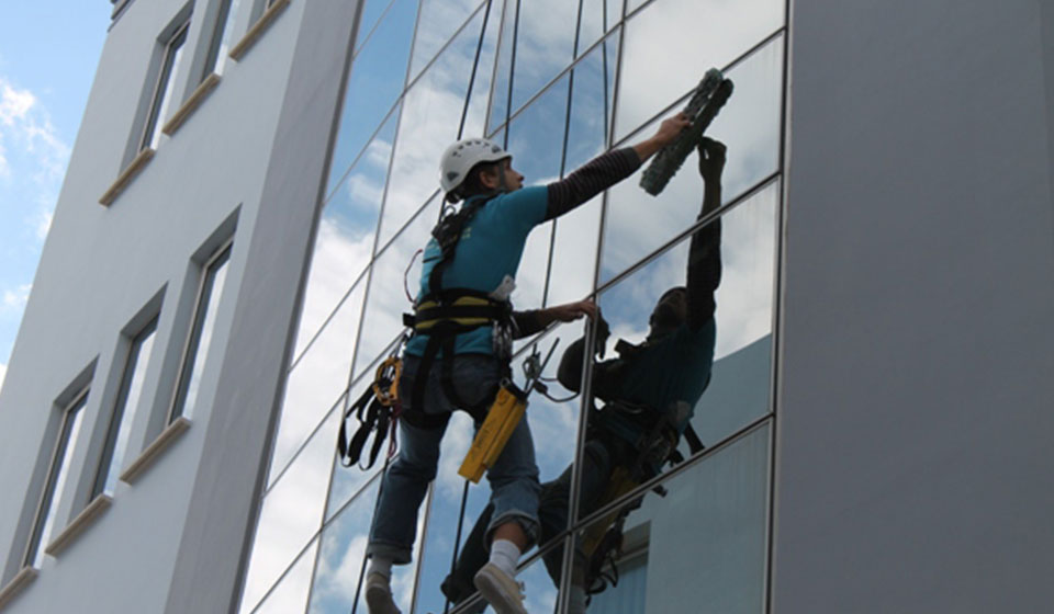 ABSEILING SYSTEM